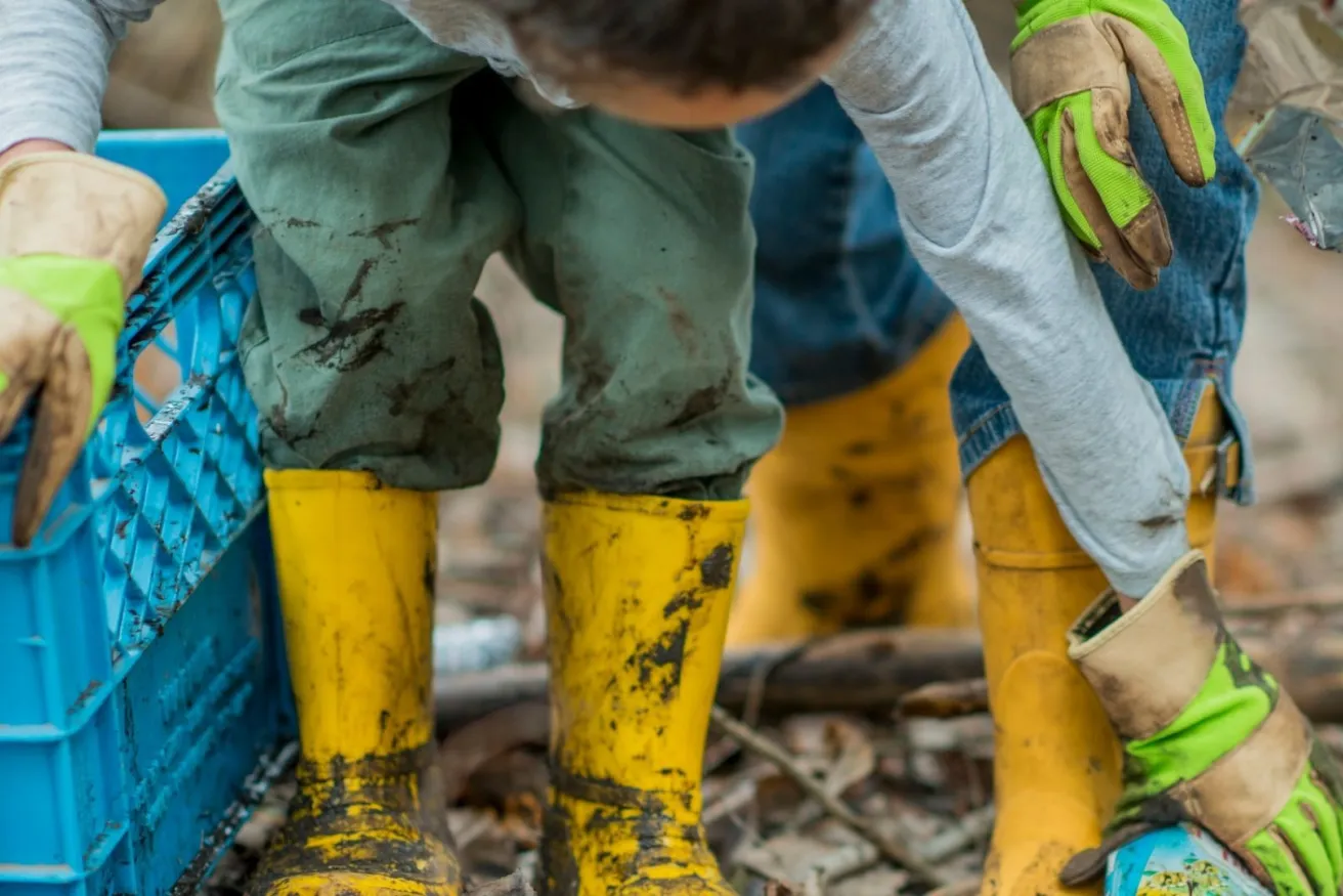 Media Name: kid-tree-planting-boots-iStock-838990718.jpg